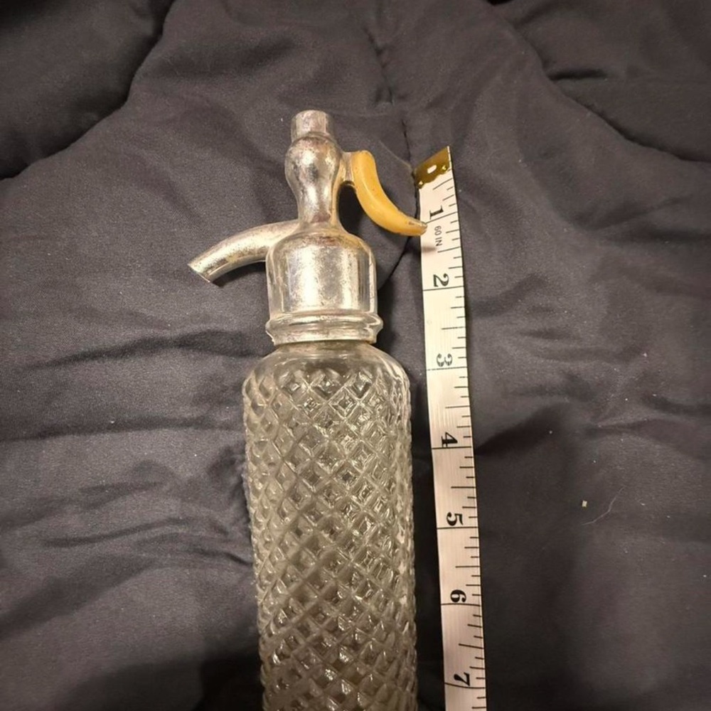 vintage Avon "Soda Seltzer" cologne decanter from the 1970s 7/8 inches - Picture 8 of 9